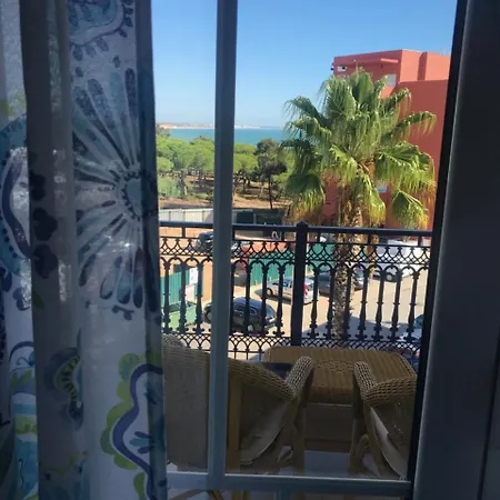 Charm T2 Al With Big Terrace Апартаменты Албуфейра